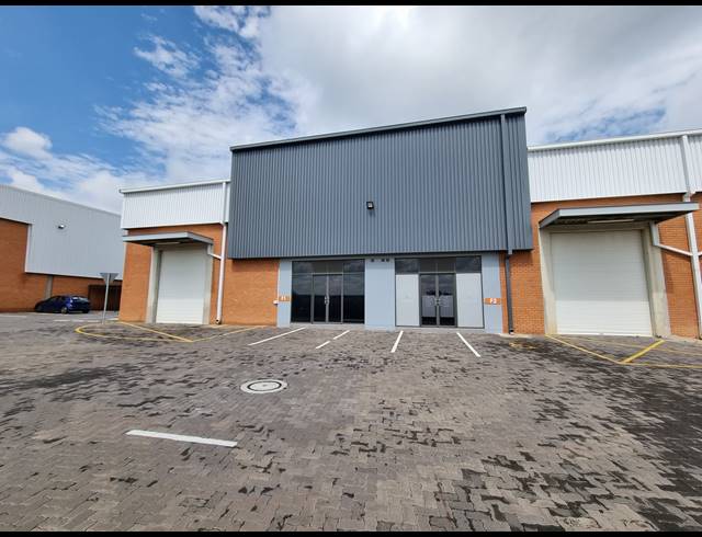 290M² WAREHOUSE TO LET IN LONGLAKE